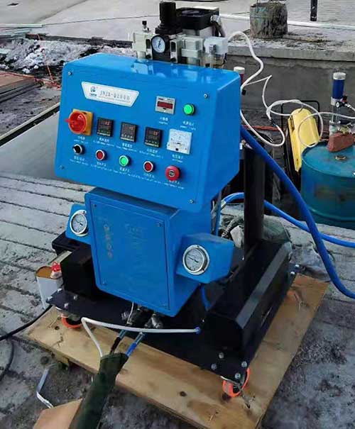 冷庫噴涂保溫聚氨酯材料(圖2) Q2600冷庫噴涂保溫聚氨酯設(shè)備