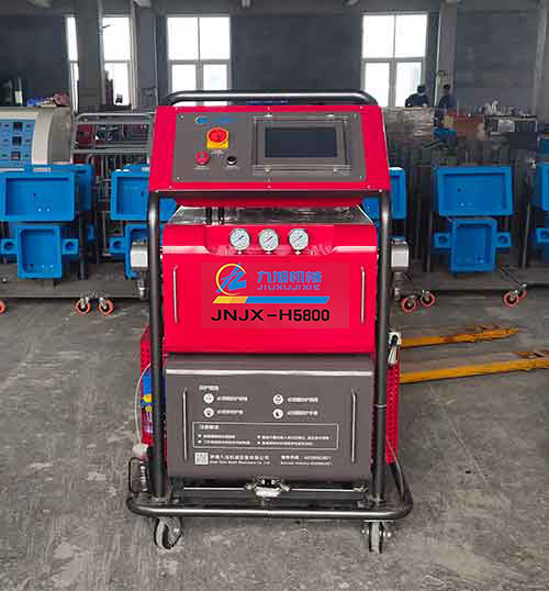 太陽能水箱發(fā)泡(圖1) H5800PLC聚氨酯高壓設(shè)備