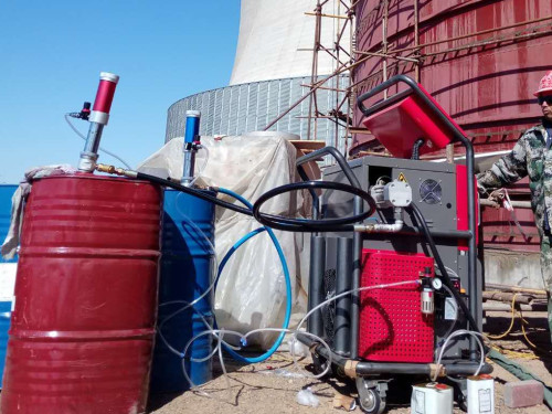 雙組分聚脲噴涂機(jī)(圖1) H5600雙組分聚脲噴涂機(jī)除鹽水箱防腐